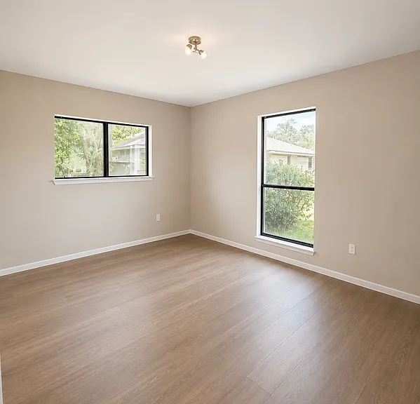 505 Riverside Dr — Photo 4