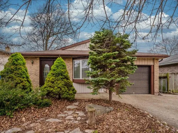 84 Sunset Blvd, Cambridge, ON N1S 1A7