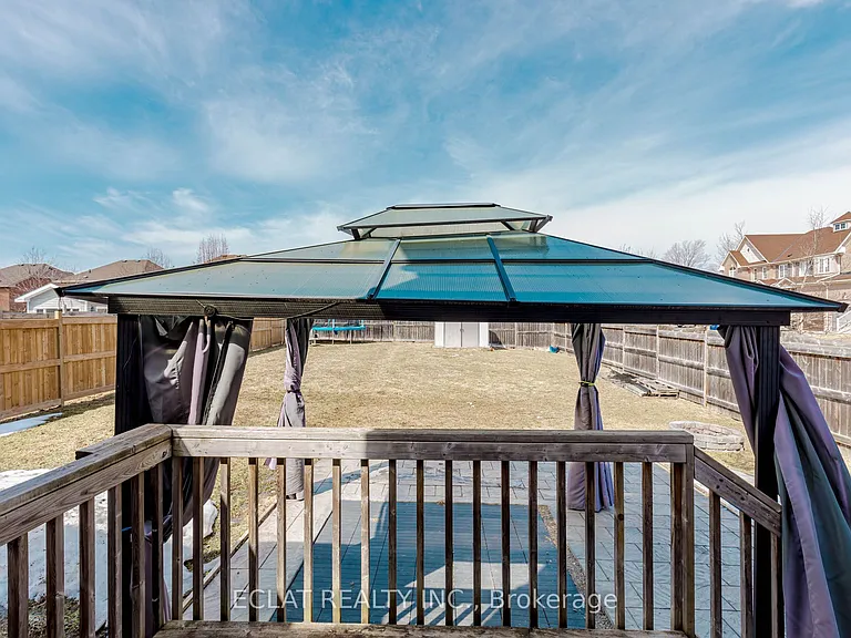 2 Lancaster Ct — Photo 47