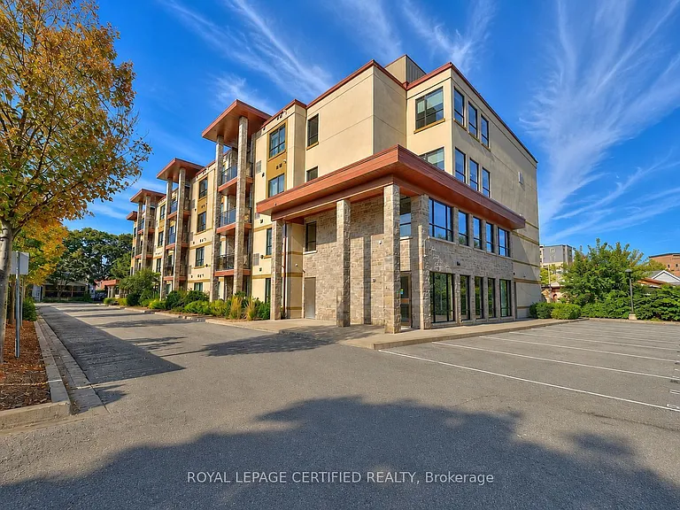 26 Wellington St #205 — Photo 2