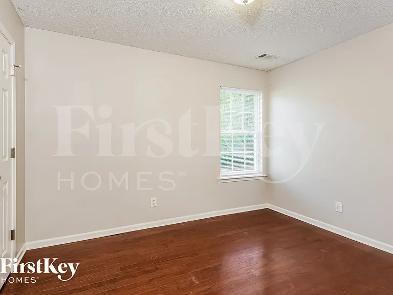 231 Grandview Ln — Photo 11