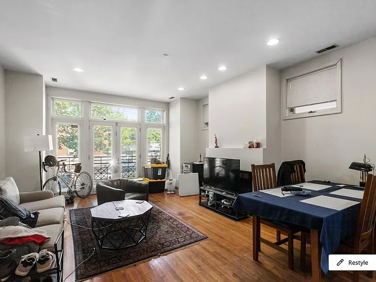 2338 N Greenview Ave #1 — Photo 5