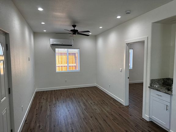 3rd image of 220 James St