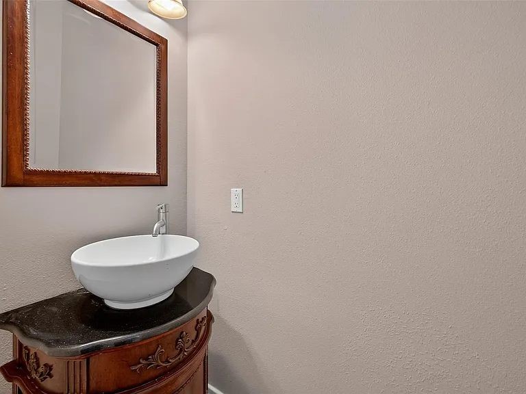 1015 Stanford St — Photo 24