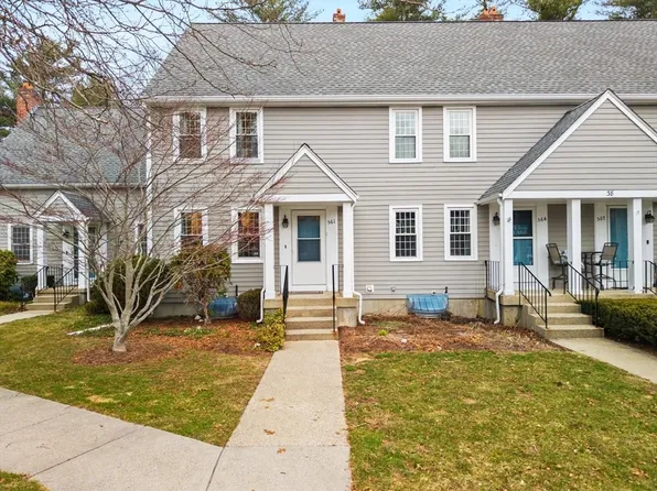 561 Twin Lakes Dr, Halifax, MA 02338