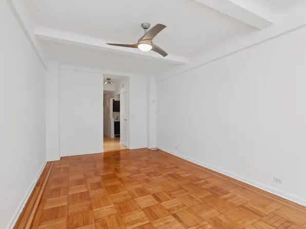 23 West 73rd Street image 4 of 9