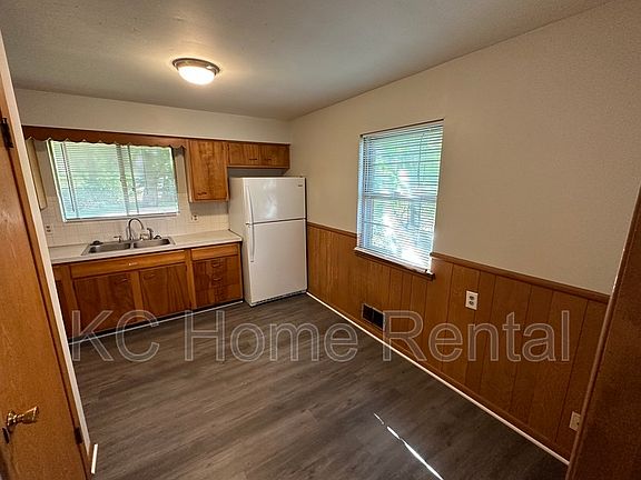 3rd image of 1317 N Osage St