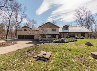 45 River Rd, Hinckley, OH 44233