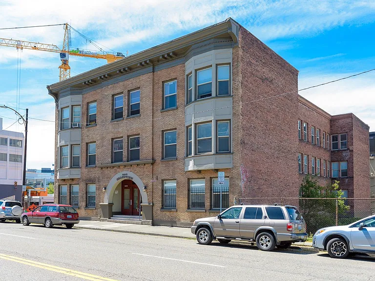 Grandview Apartments — Photo 13