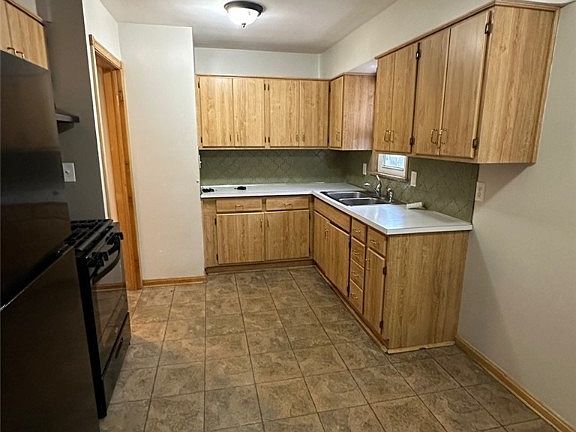 4th image of 2622 Park Dr