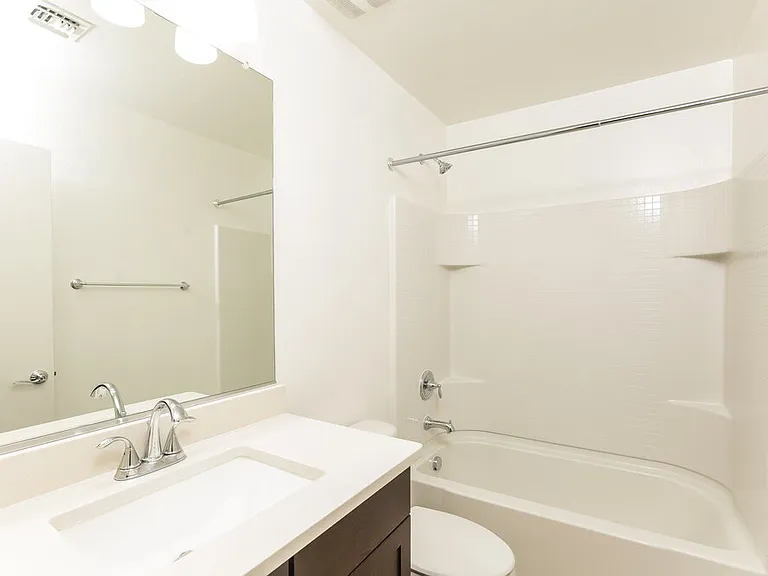 2670 N 73rd Dr — Photo 16