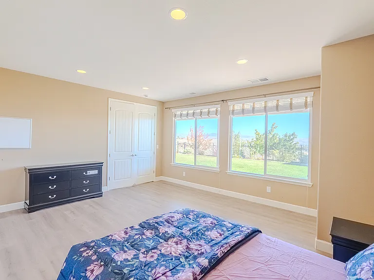 1040 S University Park Loop — Photo 8