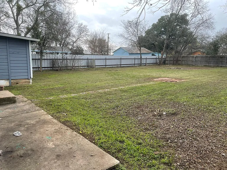 1011 S Van Buren St — Photo 19