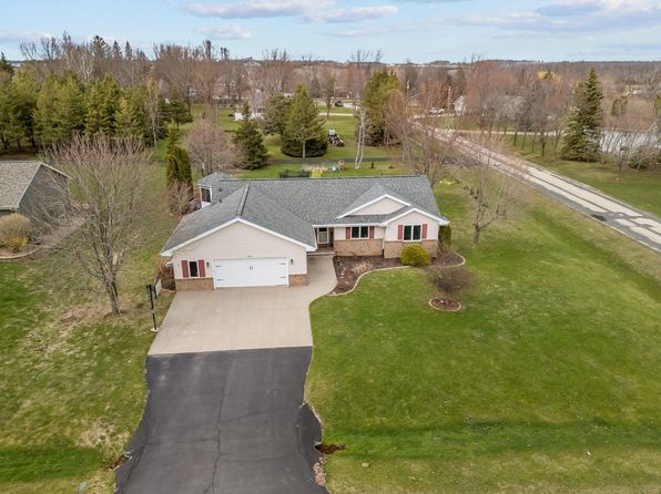 W6862 Goldfinch Ct, Greenville, WI 54942