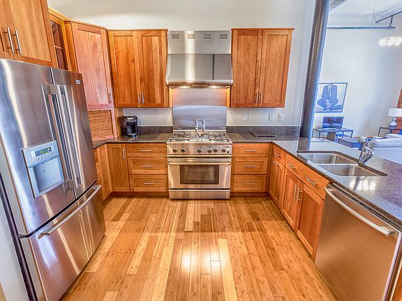 4th image of 207 S Meridian St Unit 2D