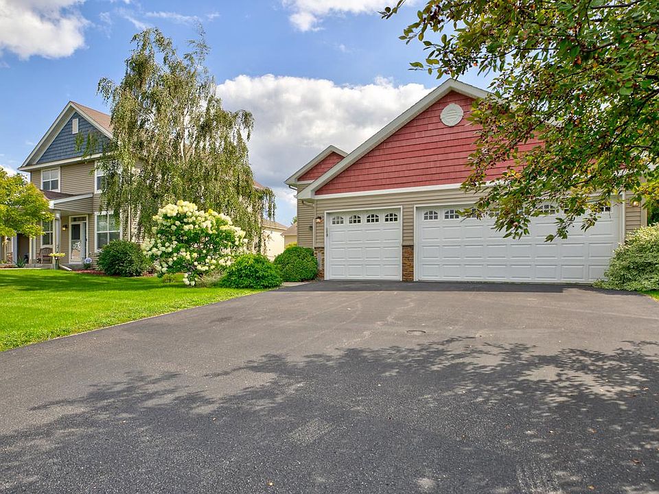 1st image of 256 Ardennes Ave E