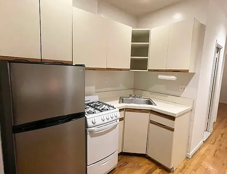 221 E 85th St #20 — Photo 7