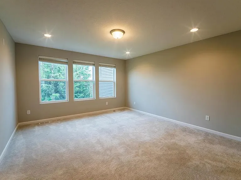 5934 Urbandale Ln N — Photo 23