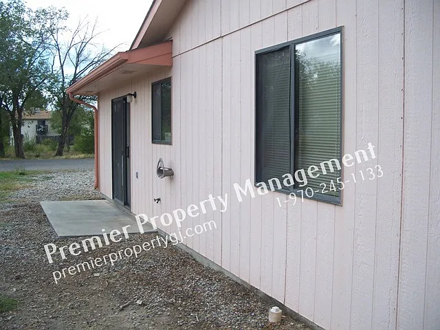 2902 Pinyon Ave — Photo 2