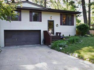 716 Wildes St, Midland, MI 48640