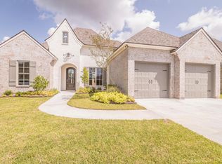 203 Coco Palm Ct, Youngsville, LA 70592
