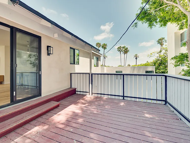 918 N San Vicente Blvd #D — Photo 17