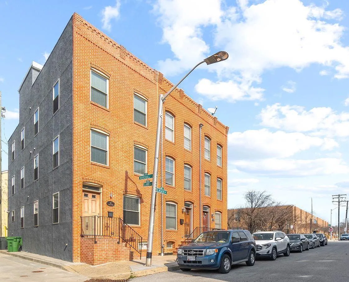 64 E Heath St — Photo 2