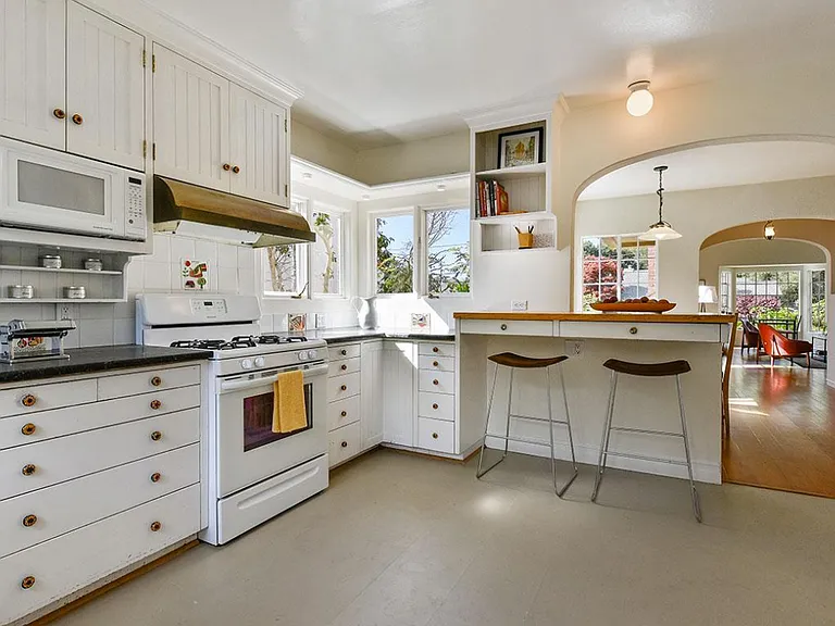 1424 Lincoln St — Photo 12