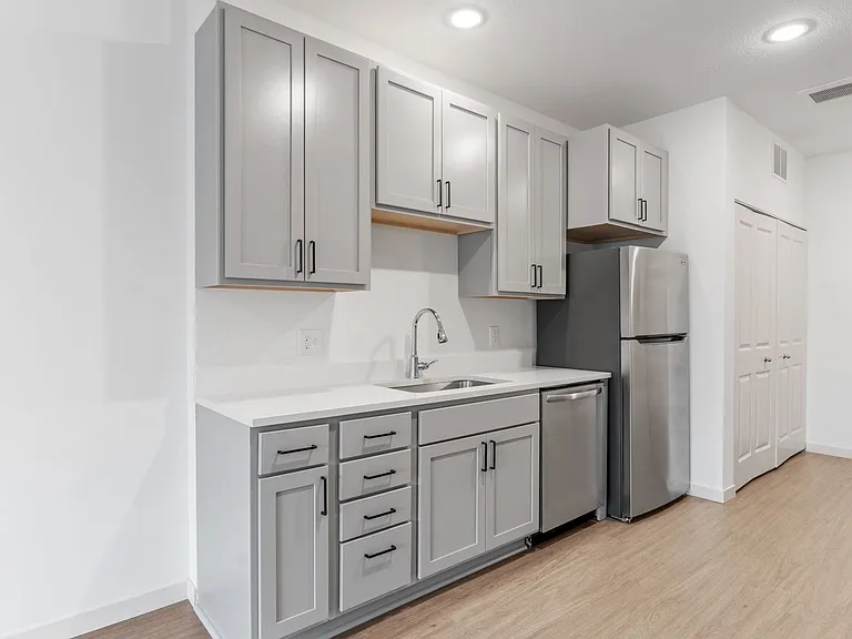 The Lucy Apartments — Photo 8
