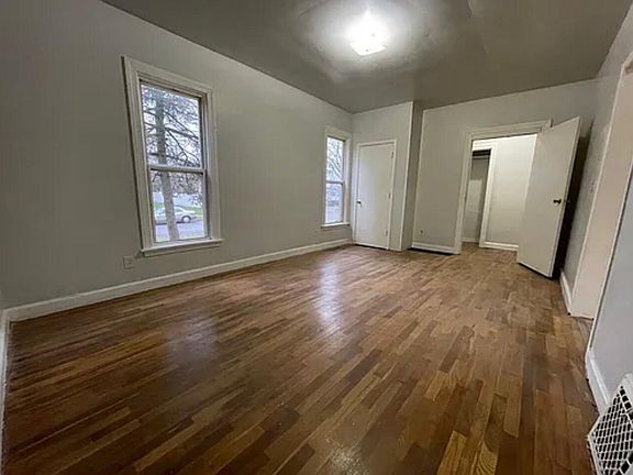 3rd image of 1013 Maple Ave