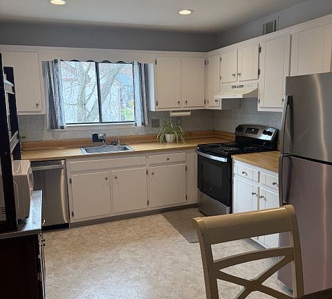 3rd image of 12212 Aspen Ct #212
