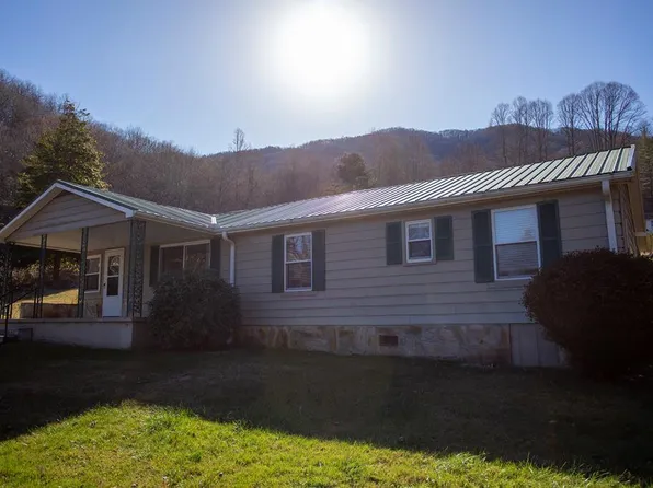 195 Bee Cove Rd, Fontana Dam, NC 28733