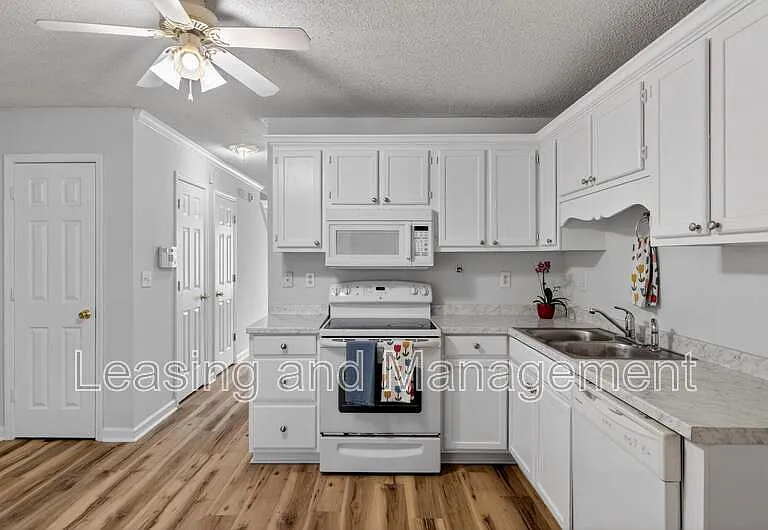 6248 Lucille Dr #15F — Photo 11