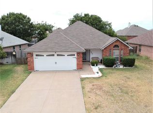 3513 Tommy Hays Dr, Haltom City, TX 76117