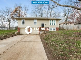 1905 SW Onyx St, Blue Springs, MO 64014