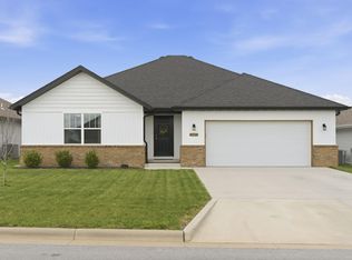 883 S Parkside Cir, Nixa, MO 65714