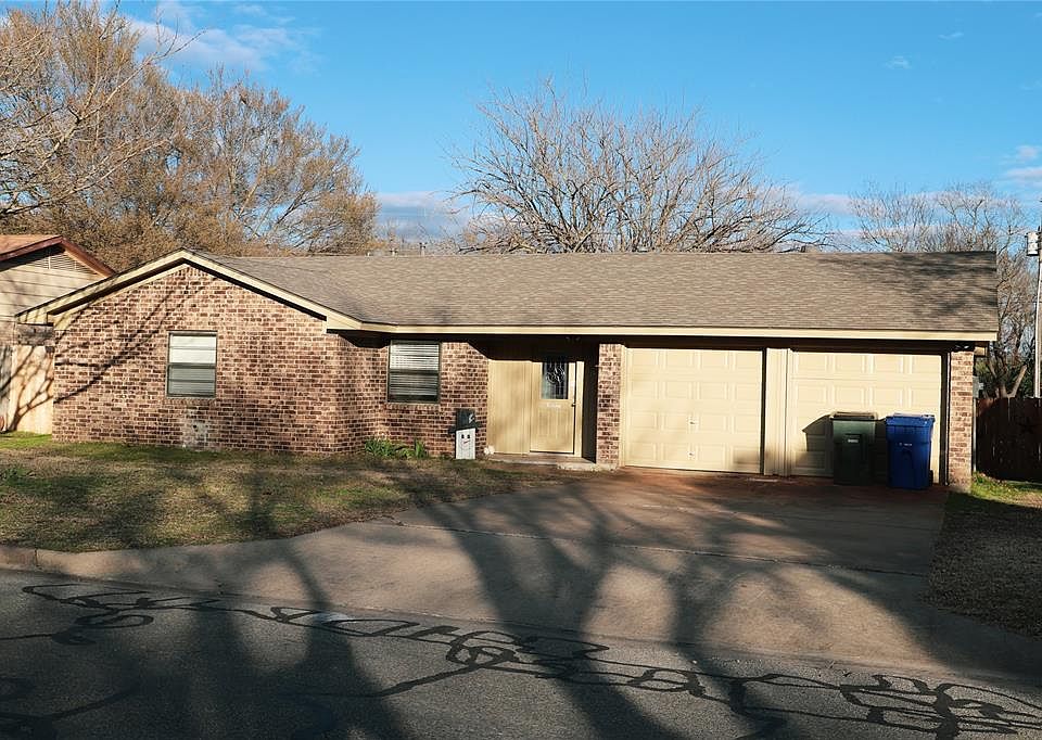 1st image of 821 S Valentine Dr