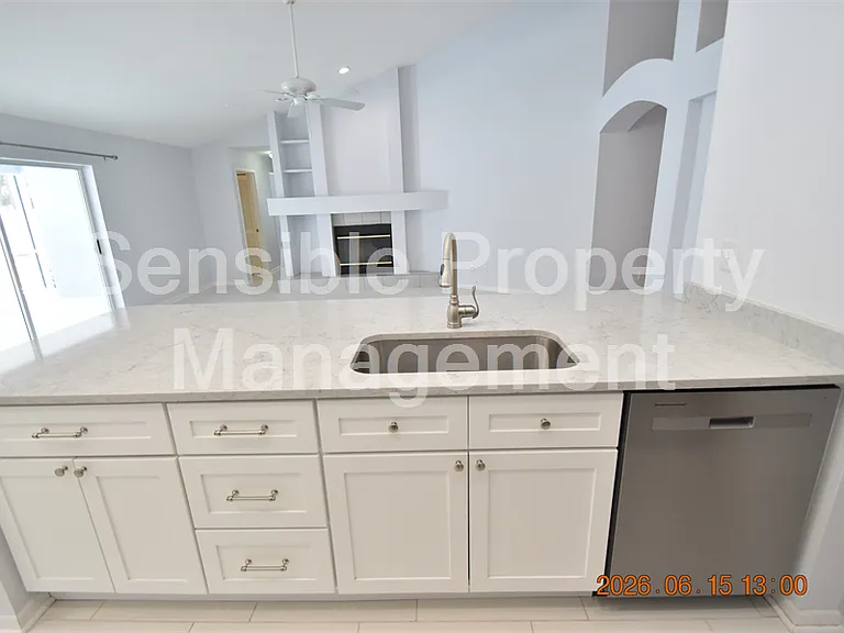 9304 Heritage Oak Ct — Photo 17