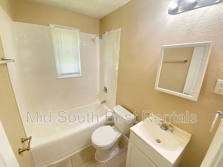 2882 Montague Ave — Photo 5