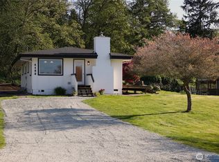 4182 Scatchet View Dr, Clinton, WA 98236