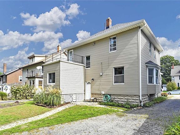 4th image of 1334 Summit Ave