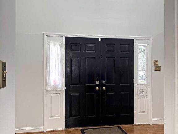 5th image of 255 Pintail Ct