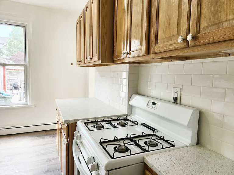 200 Harral Ave #A — Photo 8