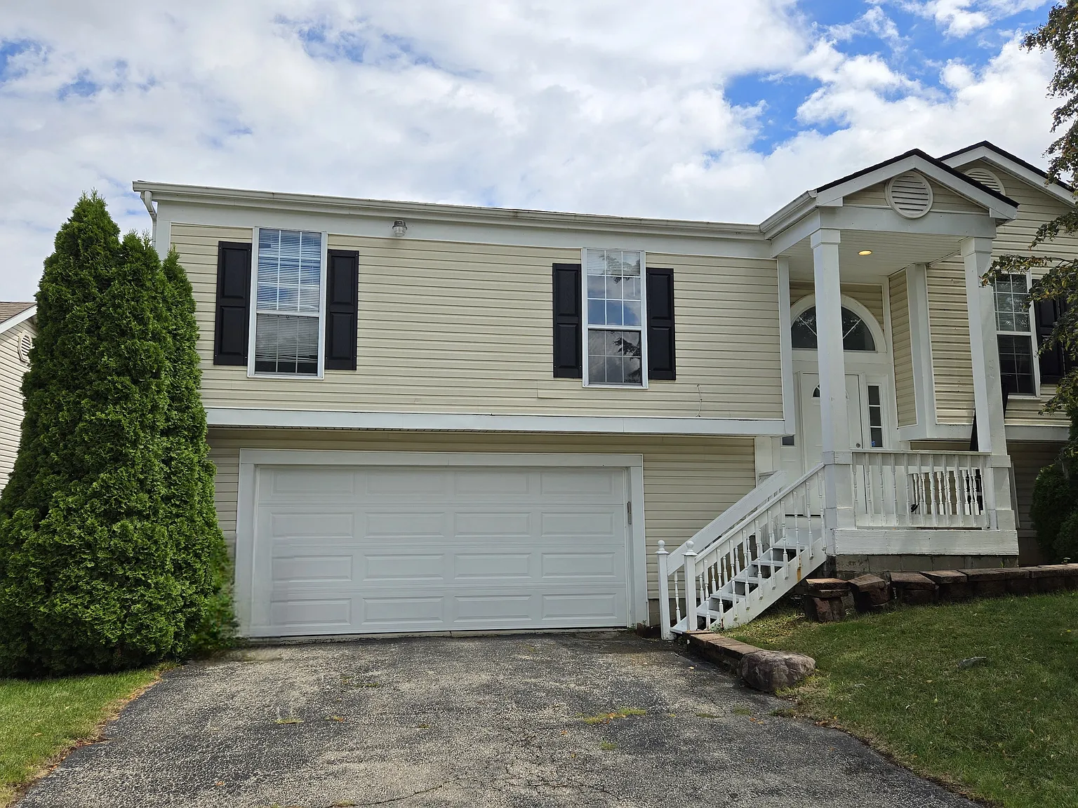 3 bed, 2.5 bath, 1524 sqft, $2,250 — Photo 1