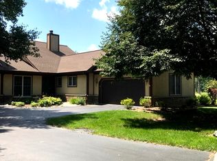 11780 Pebble Beach Dr, Genoa, IL 60135