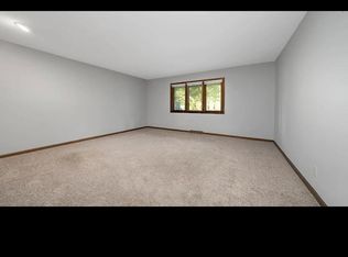 927 Nassau Pkwy #I, Rockford, IL 61107