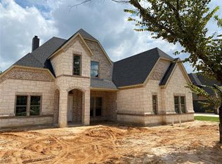 116 Falcon Crest Dr, Kennedale, TX 76060