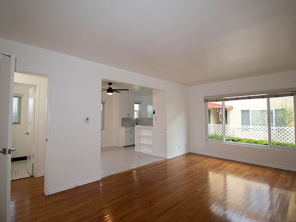 2nd image of 823-25 S Orange Grove Ave #825-B