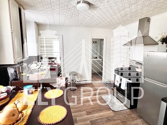 2nd image of 9 Manchester St Floor 1