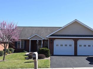 137 Red Oak Dr, Staunton, VA 24401